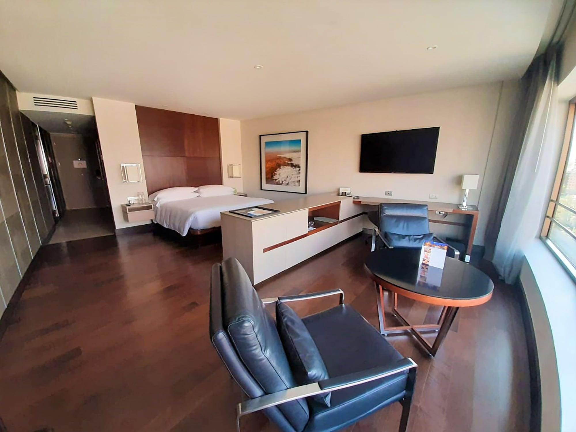 Mandarin Oriental, Santiago Hotel Bagian luar foto A room at the hotel