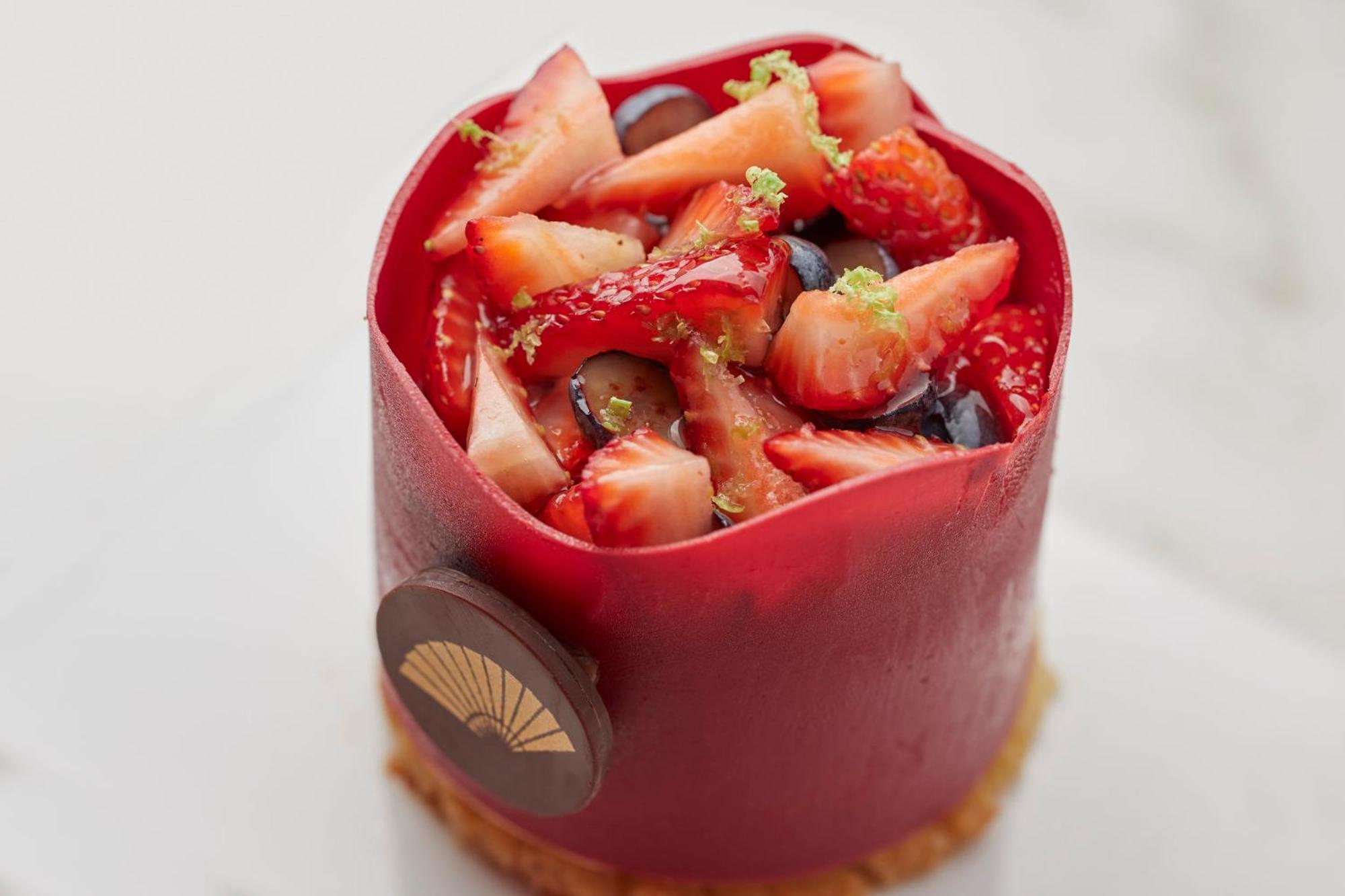 Mandarin Oriental, Santiago Hotel Bagian luar foto A fruit tart