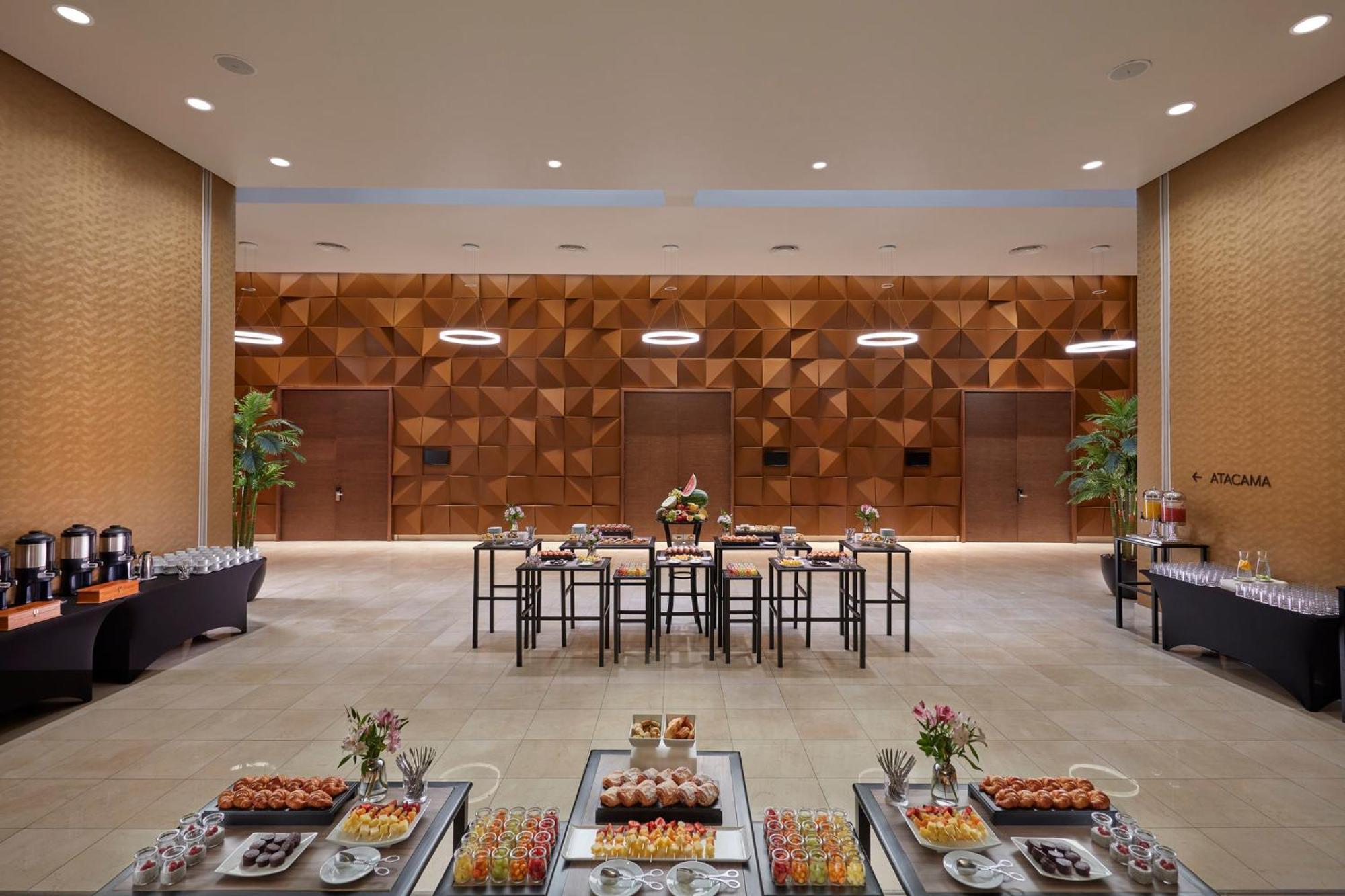 Mandarin Oriental, Santiago Hotel Bagian luar foto The Atrium